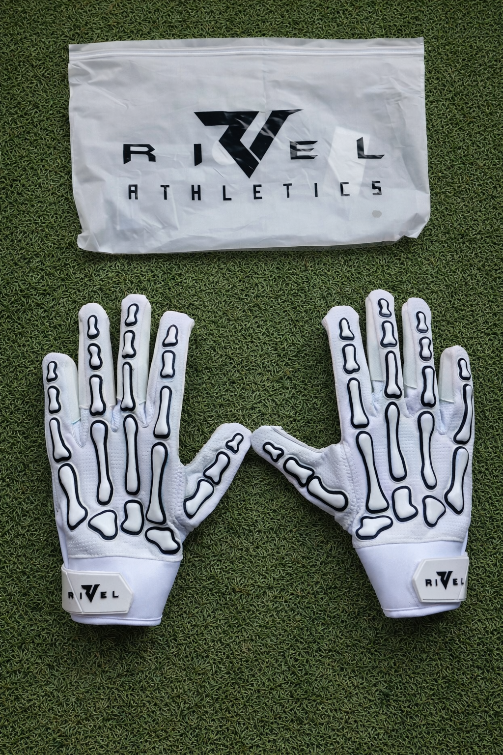 Rivel Gloves 🤍