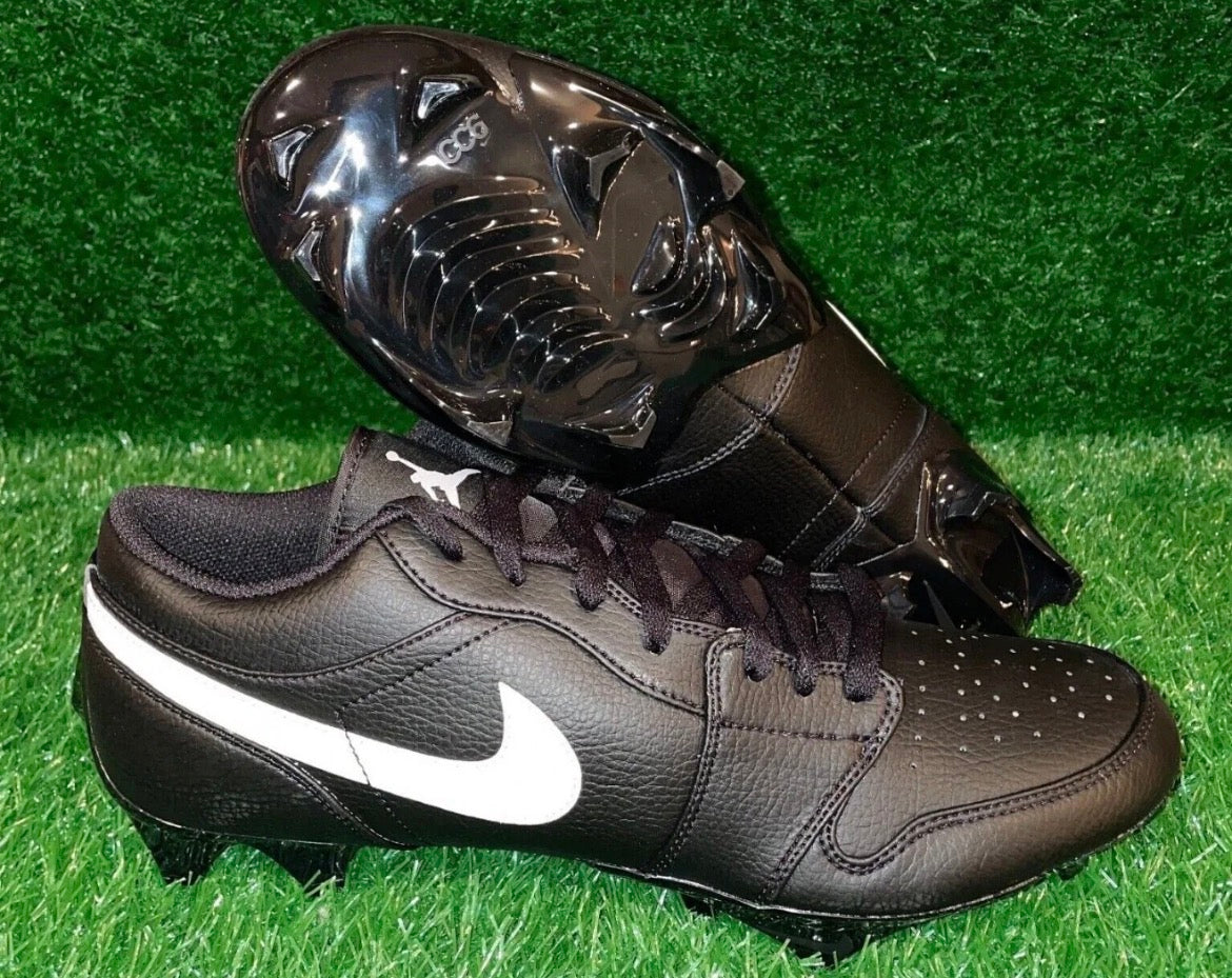 AJ Lowtop cleats 🖤